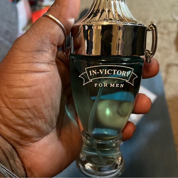 In-Victory Eau de Toilette with Dove and Freshscent Set - Picture 2 of 4